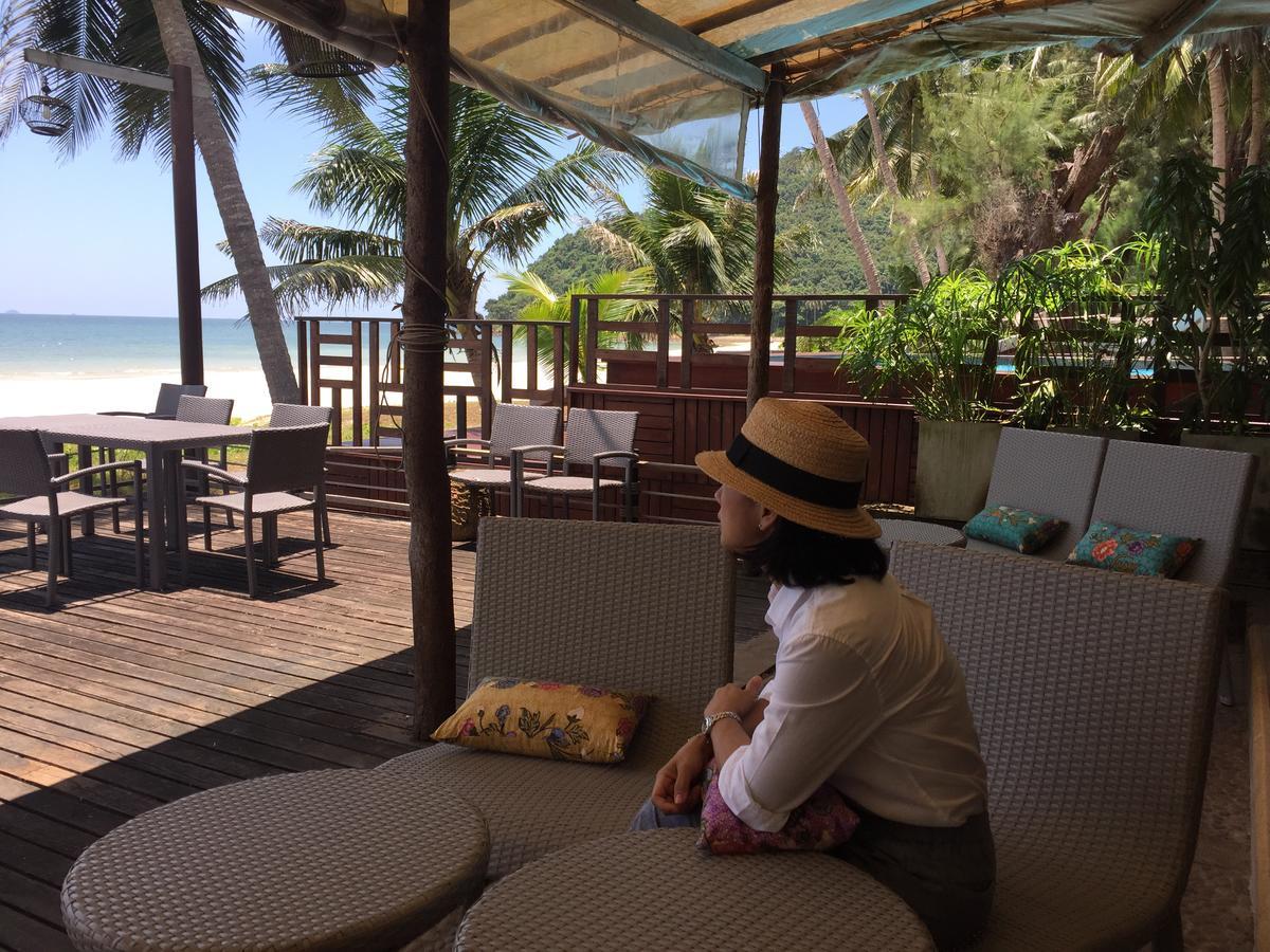 Baan Chumphon Hotel Pathio Exterior photo